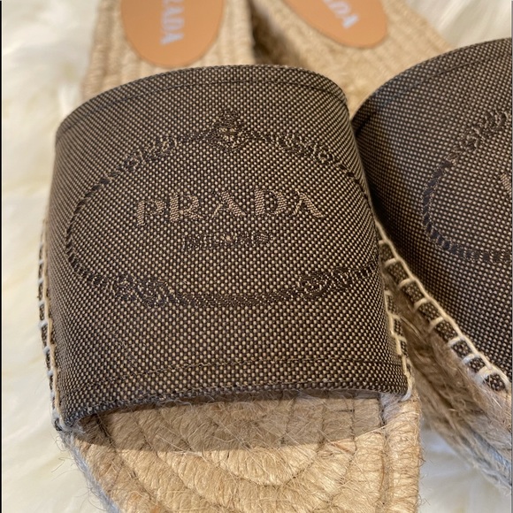 🛍️🛍️SOLD🛍️🛍️AUTHENTIC PRADA LOGO PLATFORM ESPADRILLES SANDALS - Picture 4 of 8